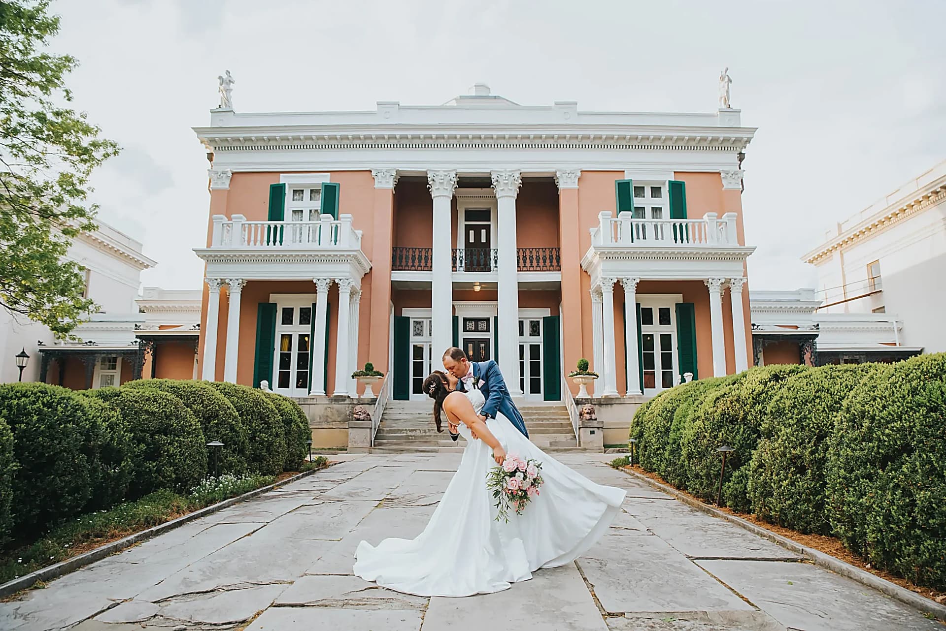 Elope in Nashville — elopement destination with all-inclusive packages