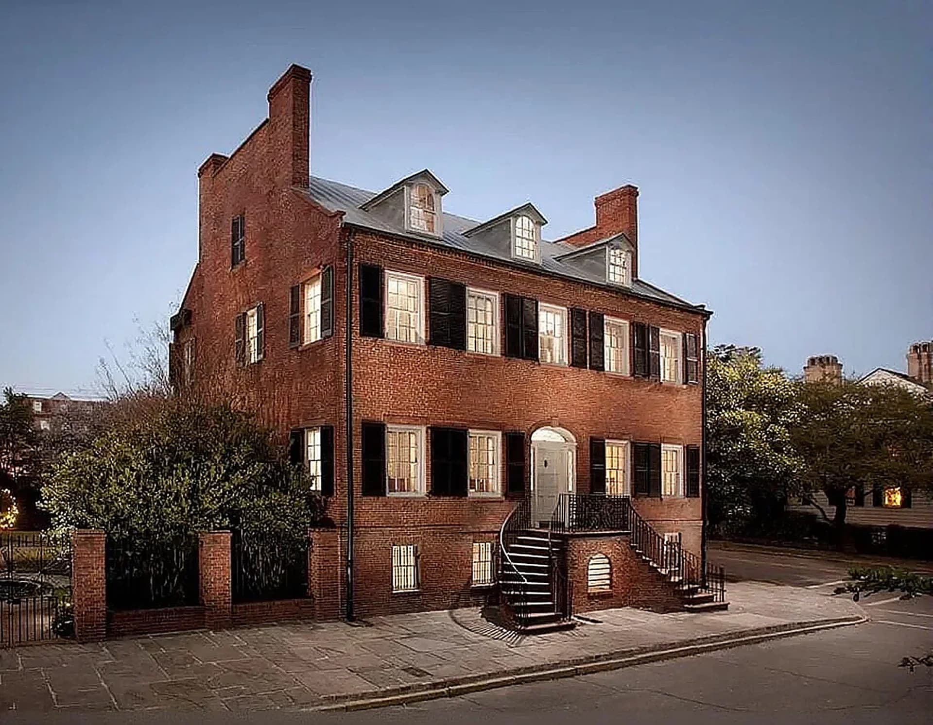 Davenport House elopement venue in Savannah — all-inclusive elopement packages by Elopements Inc.